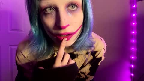 Snapshot of beckytheclown chatting on 12/08/24, 04:04 Beckytheclown online show from 12/08/24, 04:04