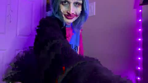 Snapshot of beckytheclown chatting on 12/18/24, 10:02 Beckytheclown online show from 12/18/24, 10:02