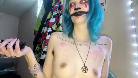 Snapshot of beckytheclown chatting on 02/21/25, 10:37 Beckytheclown online show from 02/21/25, 10:37