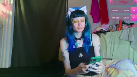 Snapshot of beckytheclown chatting on 06/07/26, 01:32 Beckytheclown online show from 06/07/26, 01:32