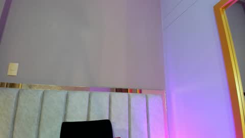 BeckyVidal online show from 12/01/25, 06:02