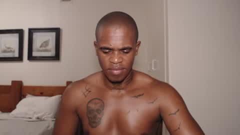 Snapshot of bedroom_gangster chatting on 09/17/25, 03:35 Frank online show from 09/17/25, 03:35