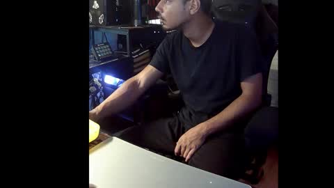 hungnheavy online show from 11/23/25, 06:08