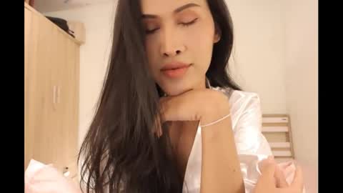 bee_thai online show from 12/20/24, 05:40