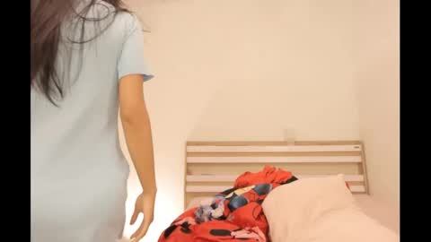 bee_thai online show from 02/20/25, 07:41