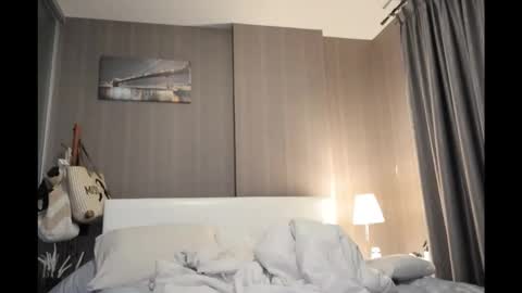 bee_thai online show from 01/12/26, 04:45