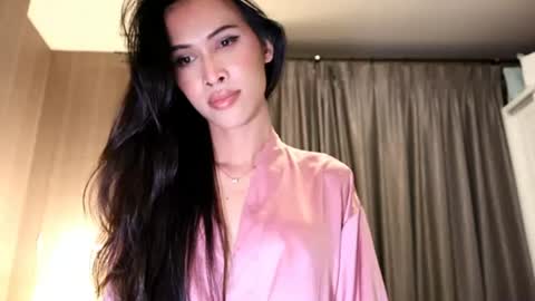 bee_thai online show from 07/15/26, 03:50