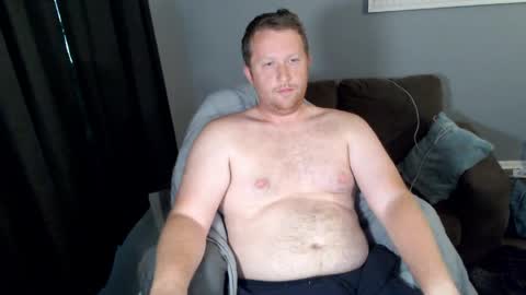 Snapshot of beefystr8guy chatting on 04/27/26, 11:03 MascDadBod online show from 04/27/26, 11:03