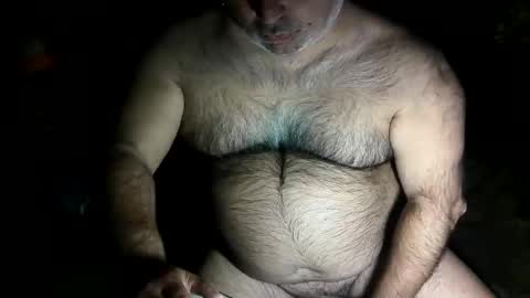 Snapshot of beers19 chatting on 10/29/25, 02:52 beers19 online show from 10/29/25, 02:52