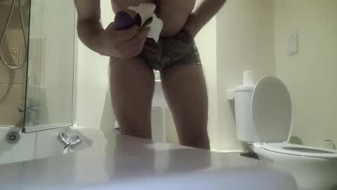 Snapshot of begbestuk chatting on 10/01/25, 04:13 begbestuk online show from 10/01/25, 04:13