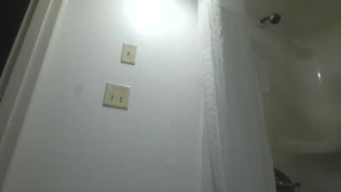 Snapshot of begme88 chatting on 10/08/25, 04:21 begme88 online show from 10/08/25, 04:21