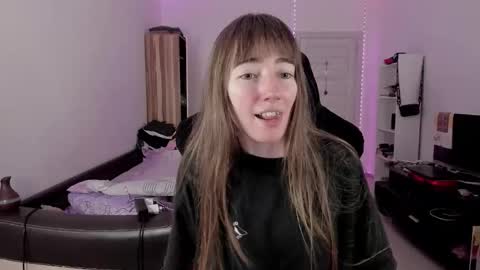 Snapshot of bekkawell chatting on 09/15/25, 12:16 Lisa online show from 09/15/25, 12:16