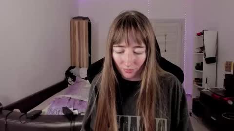 Snapshot of bekkawell chatting on 09/19/25, 06:19 Lisa online show from 09/19/25, 06:19