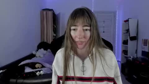 Snapshot of bekkawell chatting on 09/23/25, 05:27 Lisa online show from 09/23/25, 05:27