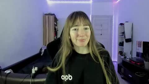 Snapshot of bekkawell chatting on 10/01/25, 04:13 Lisa online show from 10/01/25, 04:13