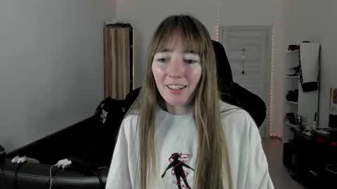 Snapshot of bekkawell chatting on 10/03/25, 11:29 Lisa online show from 10/03/25, 11:29