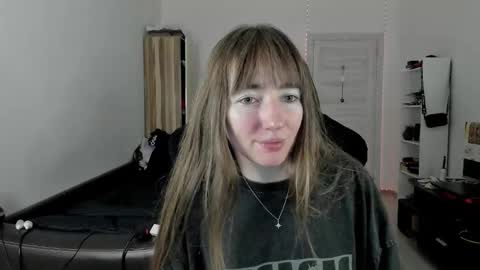 Snapshot of bekkawell chatting on 10/05/25, 03:43 Lisa online show from 10/05/25, 03:43