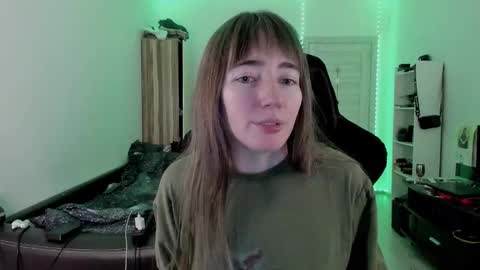 Snapshot of bekkawell chatting on 10/15/25, 03:12 Lisa online show from 10/15/25, 03:12