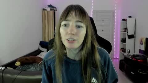 Snapshot of bekkawell chatting on 10/20/25, 02:06 Lisa online show from 10/20/25, 02:06