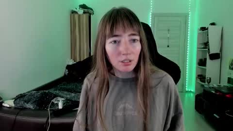 Snapshot of bekkawell chatting on 10/24/25, 04:03 Lisa online show from 10/24/25, 04:03