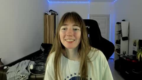 Snapshot of bekkawell chatting on 10/27/25, 06:23 Lisa online show from 10/27/25, 06:23