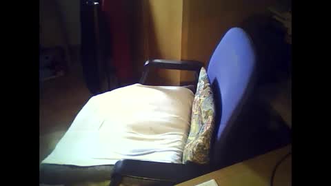 Snapshot of bekklove1 chatting on 02/12/25, 01:37 bekklove1 online show from 02/12/25, 01:37