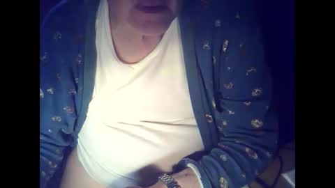 Snapshot of bekklove1 chatting on 03/10/25, 10:48 bekklove1 online show from 03/10/25, 10:48