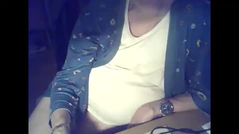 Snapshot of bekklove1 chatting on 03/11/25, 02:32 bekklove1 online show from 03/11/25, 02:32