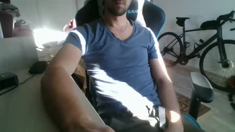 Snapshot of bel7ebite chatting on 12/26/24, 11:43 bel7ebite online show from 12/26/24, 11:43