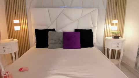 Bela online show from 09/16/25, 05:08