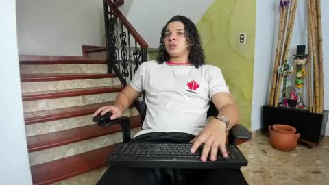 Snapshot of belamiramil chatting on 05/27/26, 07:00 independent model online show from 05/27/26, 07:00