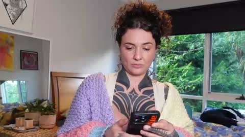 Snapshot of belen_osqura chatting on 06/25/26, 05:34 Alt Aussie online show from 06/25/26, 05:34