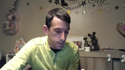 Snapshot of belgianboy33 chatting on 04/14/26, 02:50 Dreamcock online show from 04/14/26, 02:50