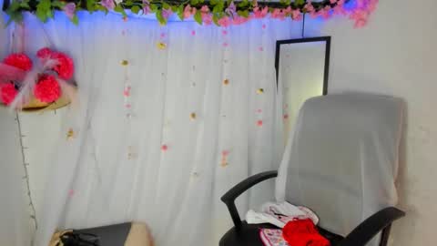 modelo independiente online show from 02/27/26, 10:21