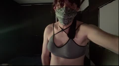 Snapshot of belindaxross chatting on 07/14/26, 01:52 Dee Belinda X online show from 07/14/26, 01:52