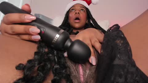 Snapshot of belkis_mills chatting on 12/23/24, 08:25  Belkis  online show from 12/23/24, 08:25