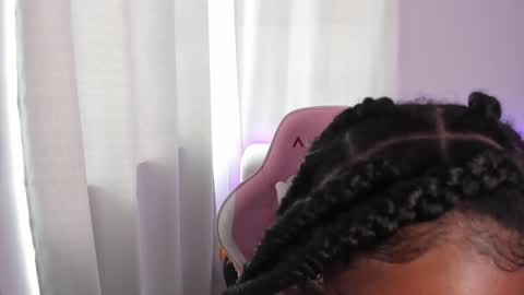 Snapshot of belkis_mills chatting on 01/05/25, 06:35  Belkis  online show from 01/05/25, 06:35