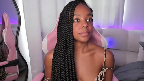 Snapshot of belkis_mills chatting on 01/07/25, 06:45  Belkis  online show from 01/07/25, 06:45