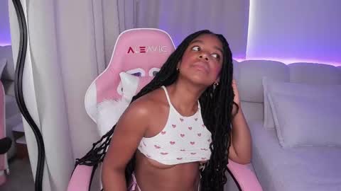 Snapshot of belkis_mills chatting on 02/13/25, 01:48  Belkis  online show from 02/13/25, 01:48