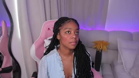 Snapshot of belkis_mills chatting on 02/14/25, 06:29  Belkis  online show from 02/14/25, 06:29