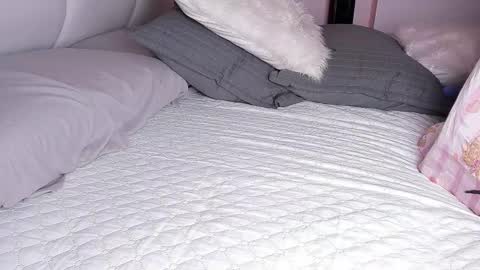 Snapshot of belkis_mills chatting on 02/25/25, 09:02  Belkis  online show from 02/25/25, 09:02