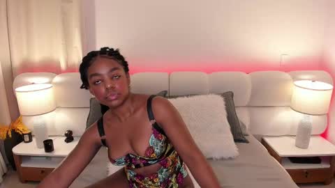 Snapshot of belkis_mills chatting on 02/28/25, 01:14  Belkis  online show from 02/28/25, 01:14