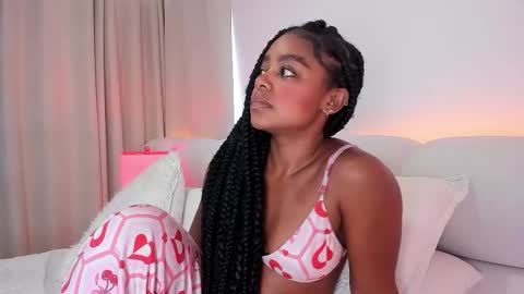 Snapshot of belkis_mills chatting on 10/02/25, 04:47  Belkis  online show from 10/02/25, 04:47