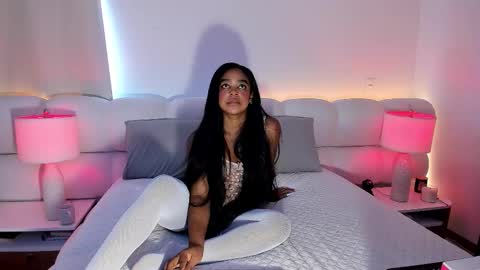 Snapshot of belkis_mills chatting on 10/22/25, 06:07  Belkis  online show from 10/22/25, 06:07