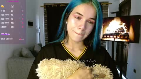 Snapshot of bell_art chatting on 01/17/25, 04:15 online show from 01/17/25, 04:15