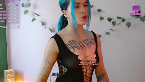 Snapshot of bell_art chatting on 09/12/25, 06:52 online show from 09/12/25, 06:52