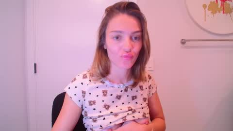 Snapshot of bell_kim chatting on 02/04/26, 01:00 Bell kim online show from 02/04/26, 01:00