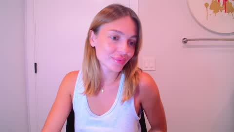 Snapshot of bell_kim chatting on 04/07/26, 03:18 Bell kim online show from 04/07/26, 03:18