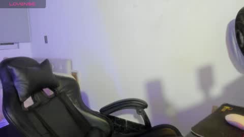 Snapshot of bella11_pm chatting on 02/12/26, 01:00 bella11_pm online show from 02/12/26, 01:00