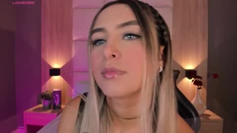 Bella cam online show from 10/27/25, 07:29